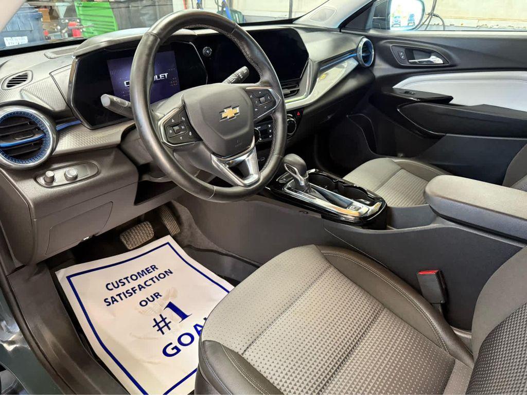used 2025 Chevrolet Trax car, priced at $27,900