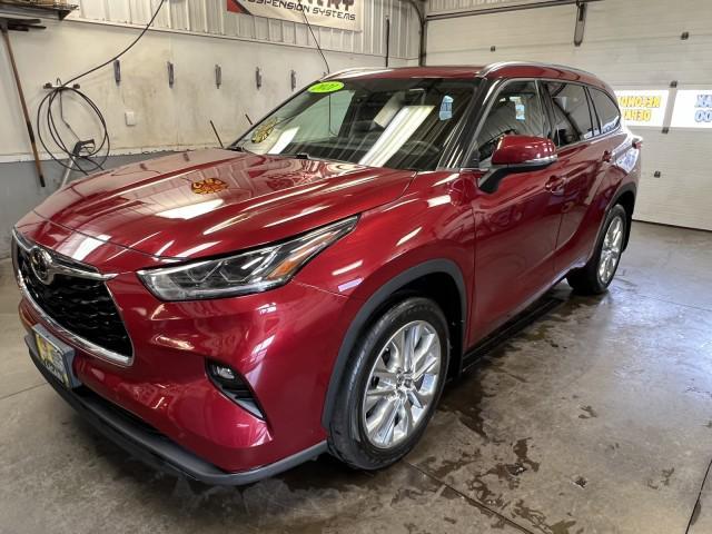 used 2021 Toyota Highlander car, priced at $39,900