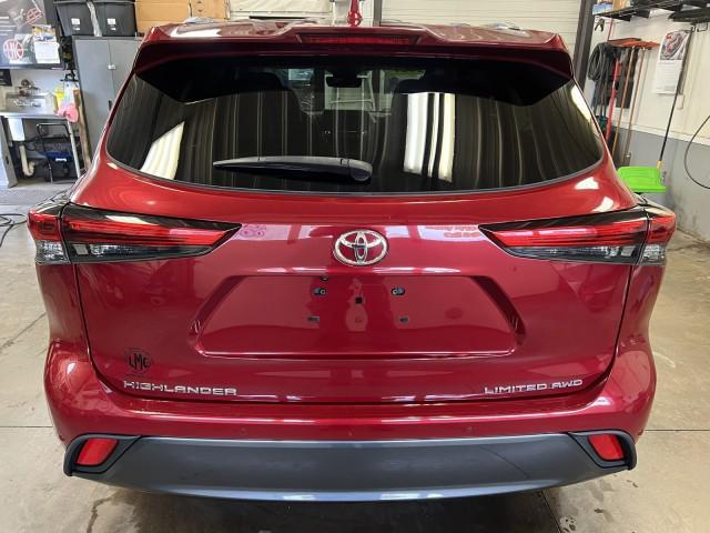 used 2021 Toyota Highlander car, priced at $39,900