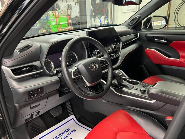 used 2024 Toyota Highlander car, priced at $47,900
