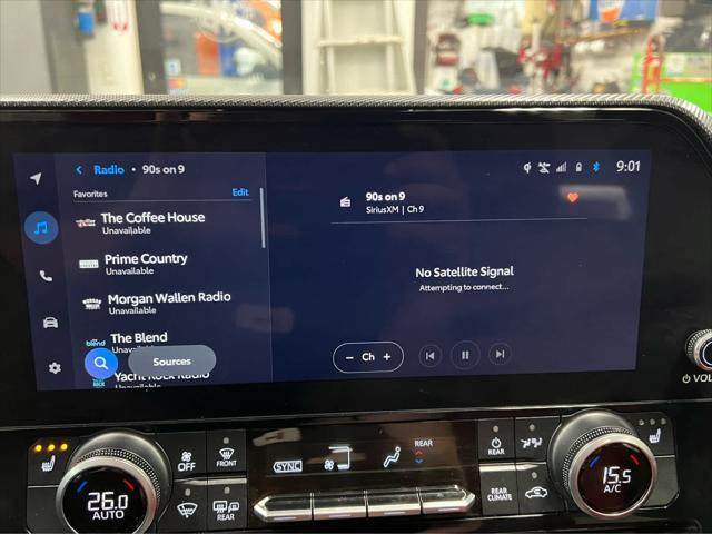 used 2024 Toyota Highlander car, priced at $47,900