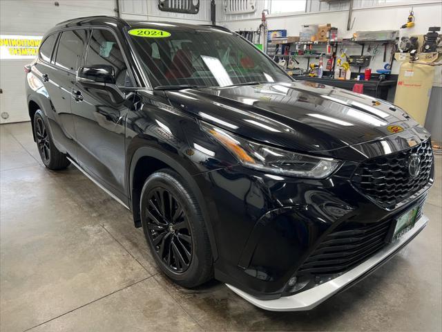 used 2024 Toyota Highlander car, priced at $47,900
