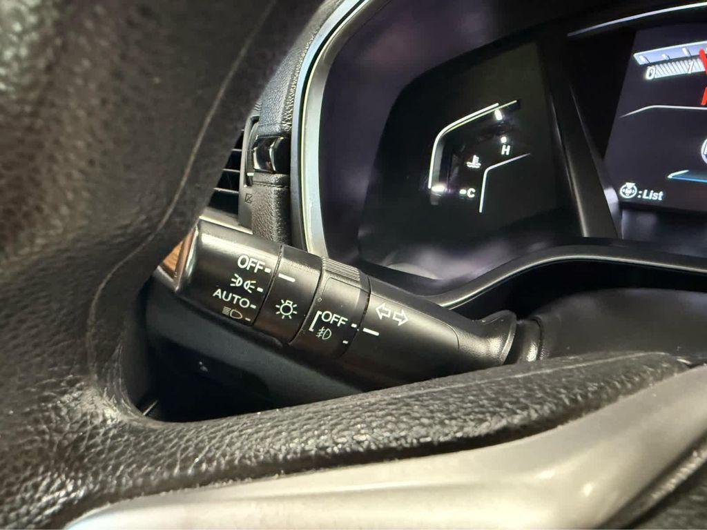 used 2021 Honda CR-V car, priced at $27,900