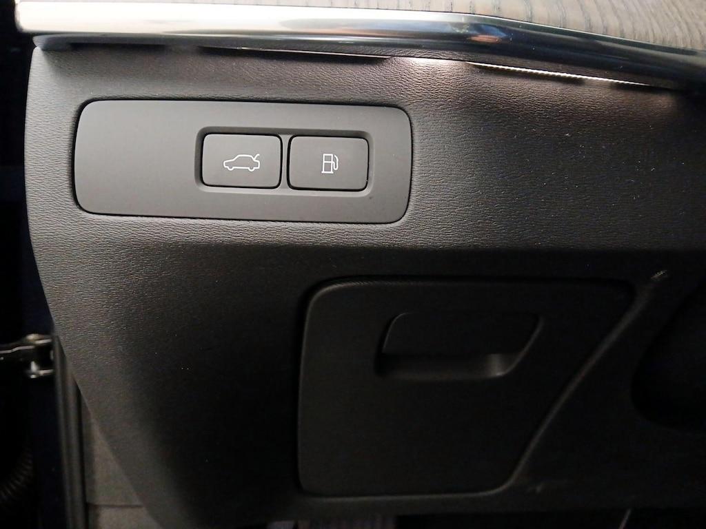 used 2023 Volvo XC90 Recharge Plug-In Hybrid car, priced at $43,998