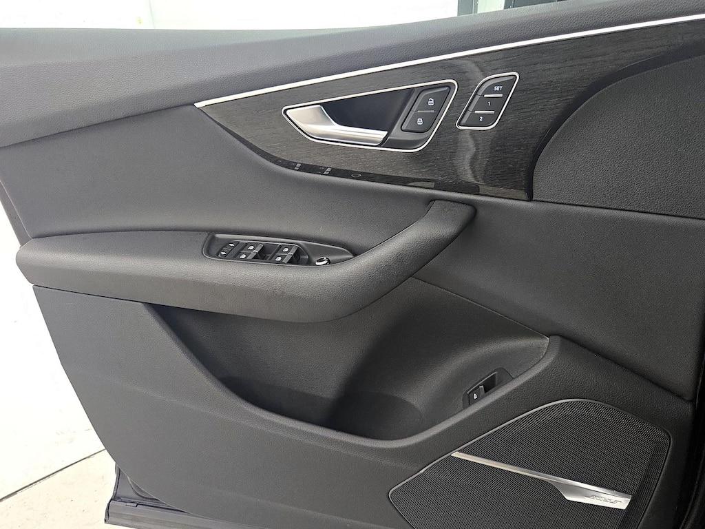used 2020 Audi Q7 car, priced at $32,998