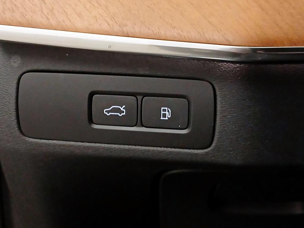 used 2024 Volvo XC90 Recharge Plug-In Hybrid car, priced at $46,998