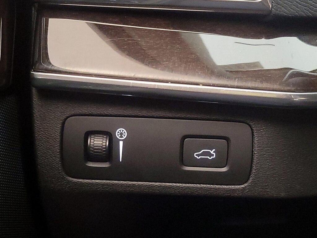 used 2019 Volvo XC90 car, priced at $26,998