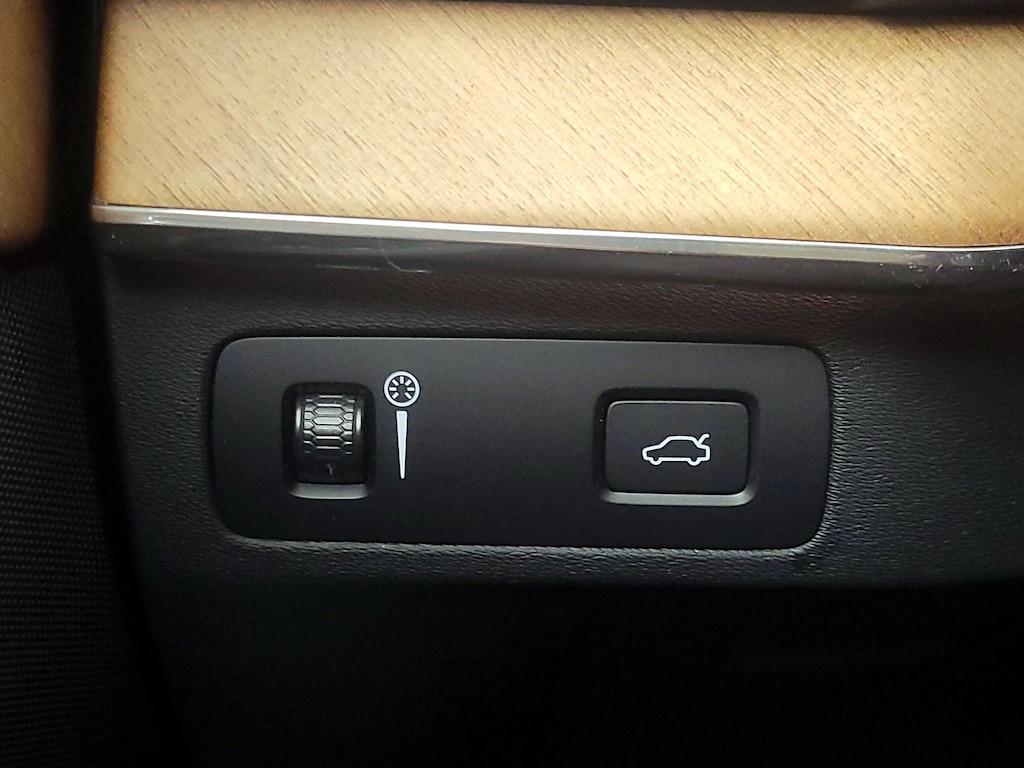 used 2022 Volvo XC90 car, priced at $40,998