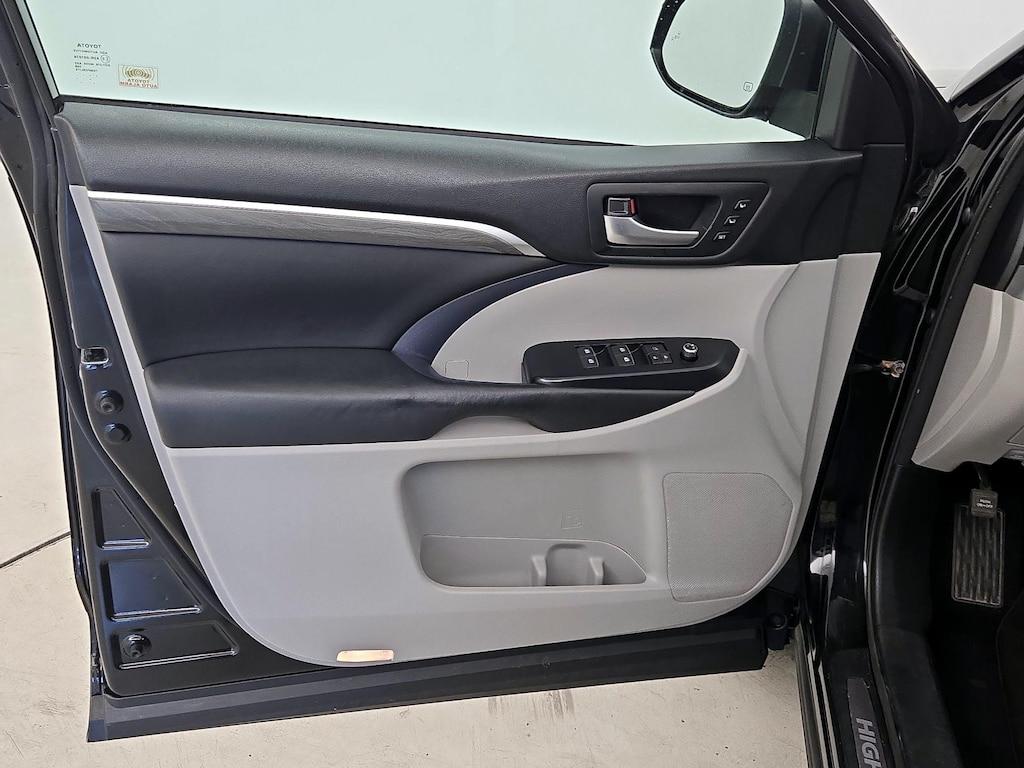 used 2018 Toyota Highlander car, priced at $23,998