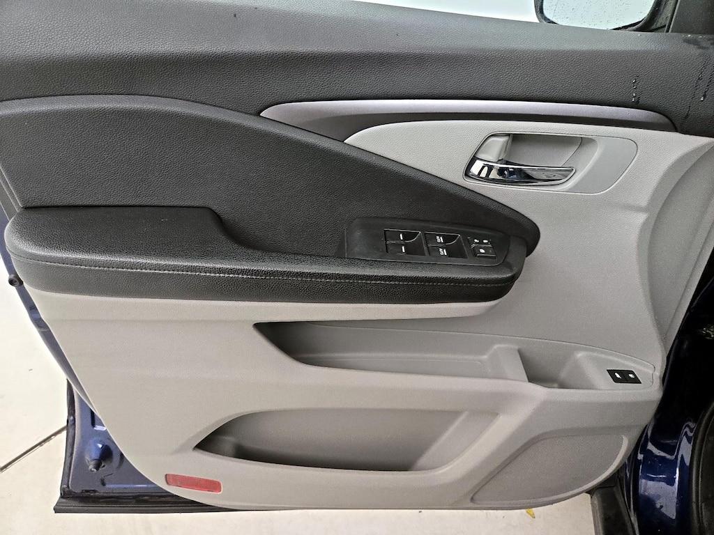 used 2016 Honda Pilot car, priced at $23,998