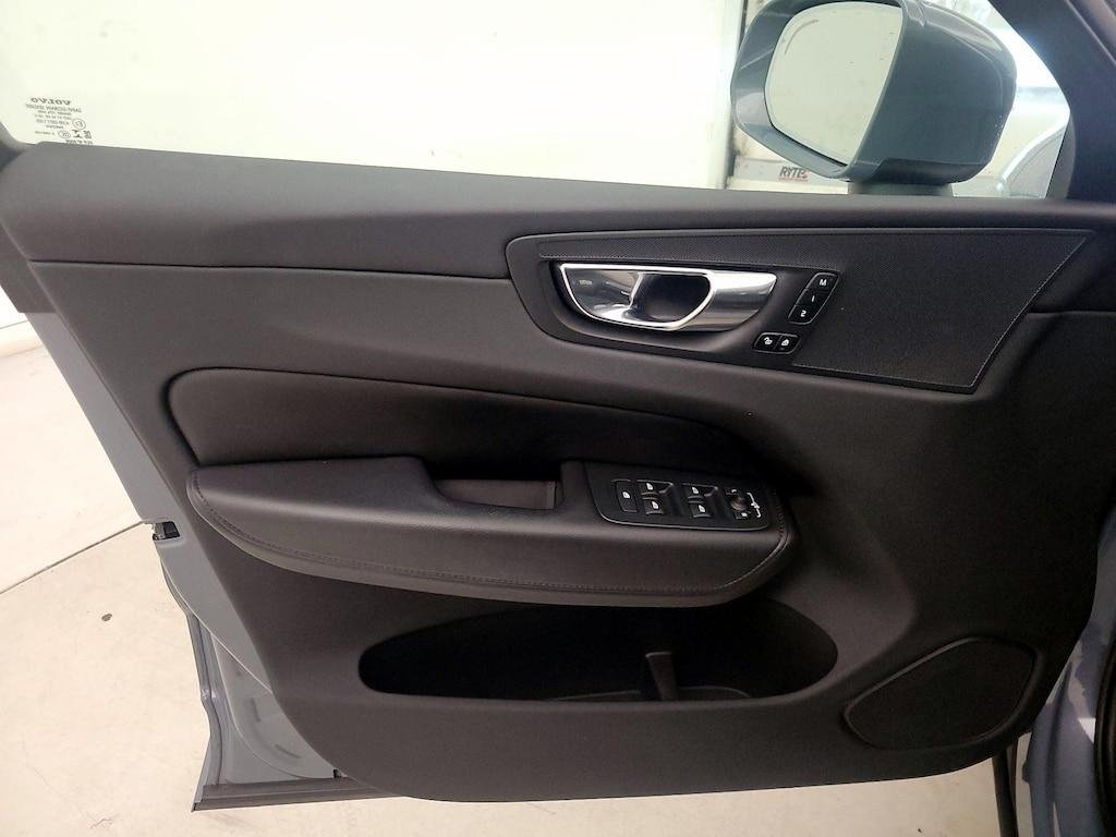 used 2023 Volvo XC60 car, priced at $32,998