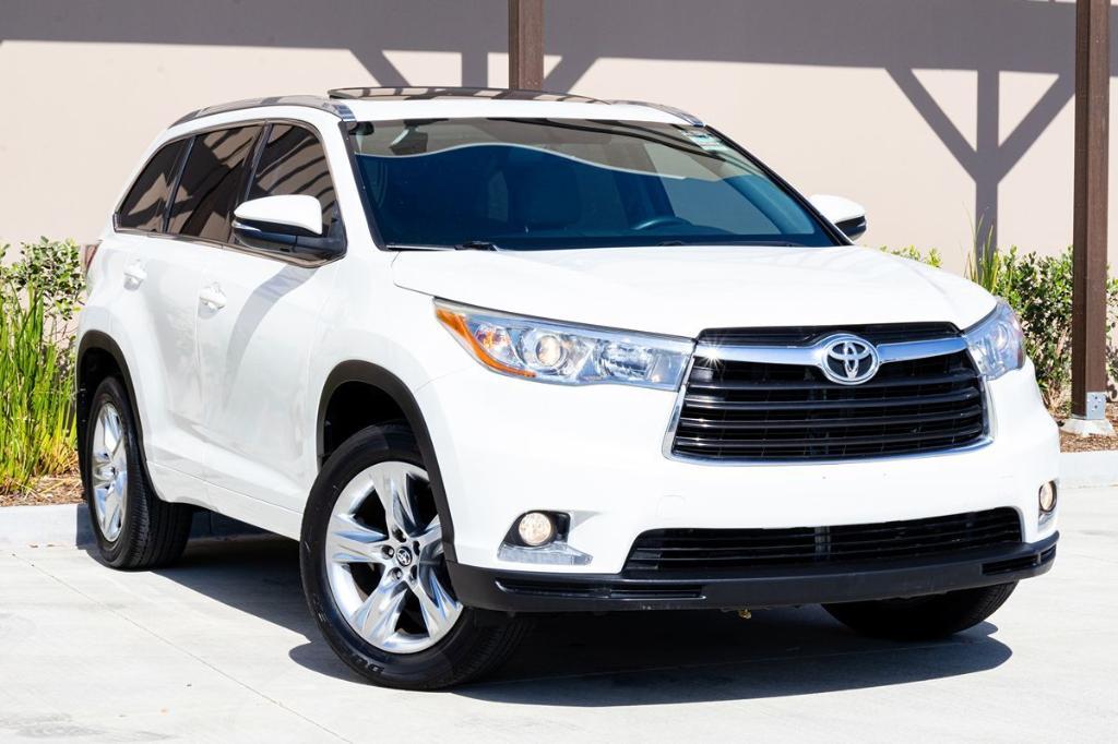 used 2016 Toyota Highlander car, priced at $21,799