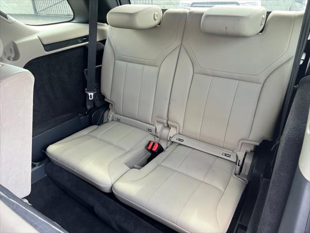 used 2020 Land Rover Discovery car, priced at $29,888