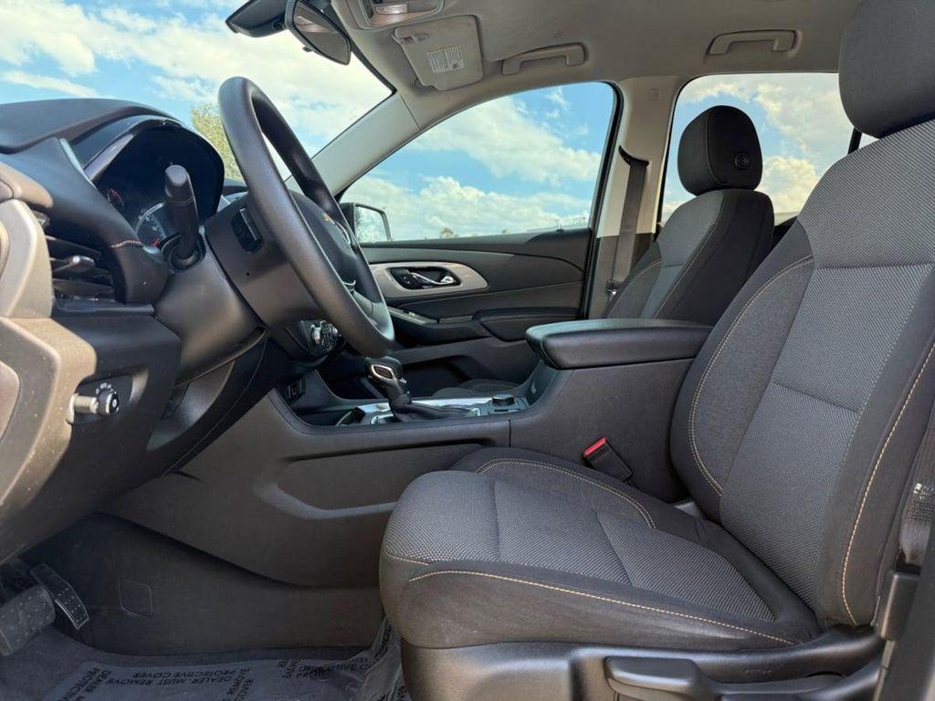 used 2021 Chevrolet Traverse car, priced at $23,399