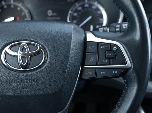 used 2022 Toyota Highlander car, priced at $31,999