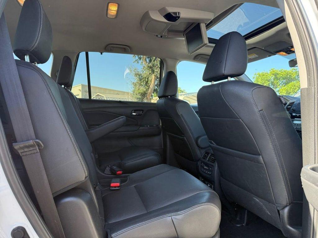 used 2022 Honda Pilot car, priced at $28,899