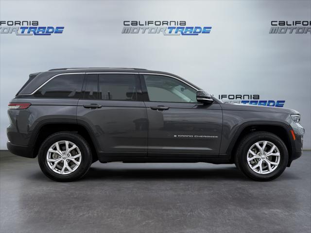 used 2022 Jeep Grand Cherokee car, priced at $27,999