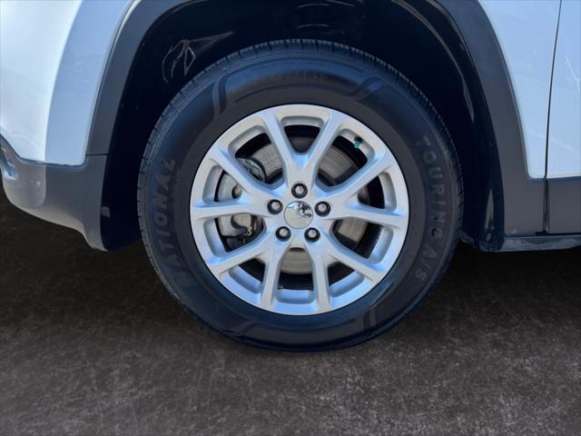 used 2016 Jeep Cherokee car, priced at $13,999