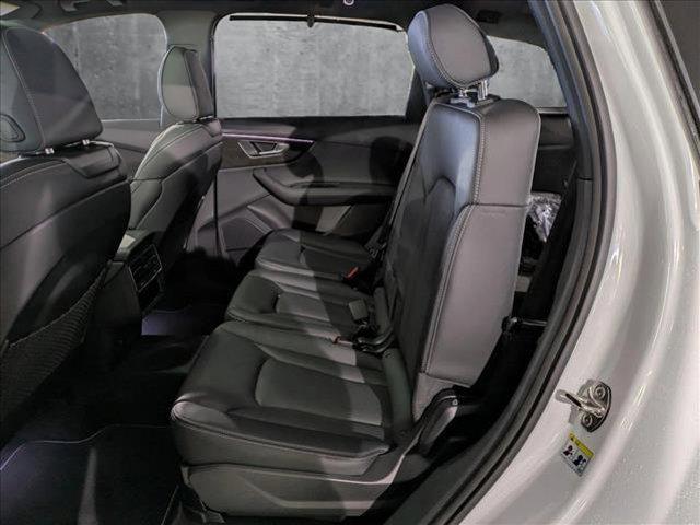 new 2025 Audi Q7 car, priced at $76,660