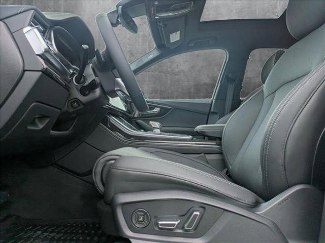 new 2025 Audi Q7 car, priced at $76,660