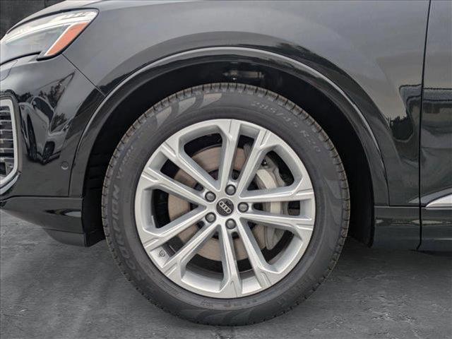 new 2025 Audi Q7 car, priced at $76,660