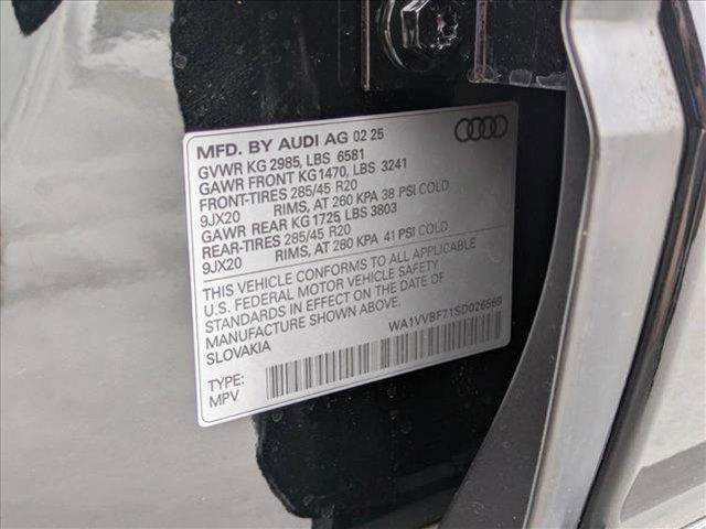 new 2025 Audi Q7 car, priced at $76,660