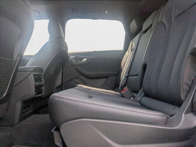 new 2025 Audi Q7 car, priced at $71,895