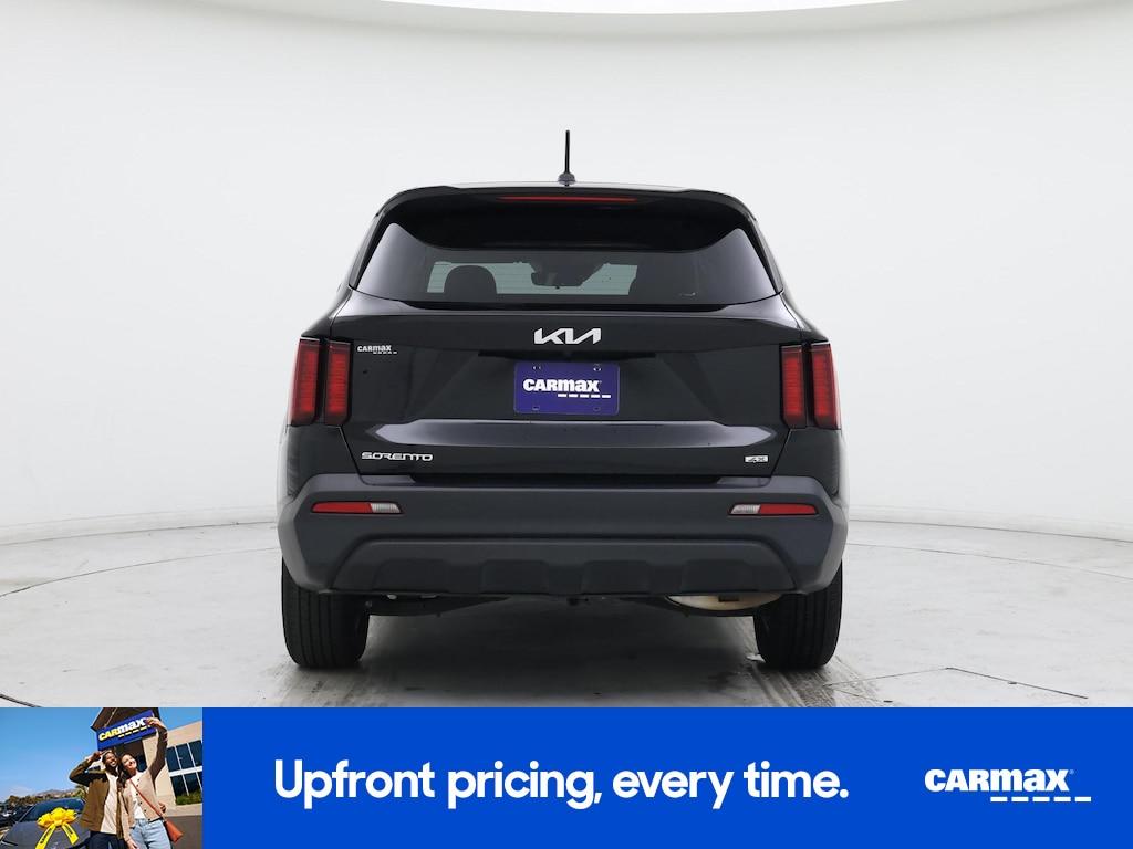 used 2023 Kia Sorento car, priced at $24,998