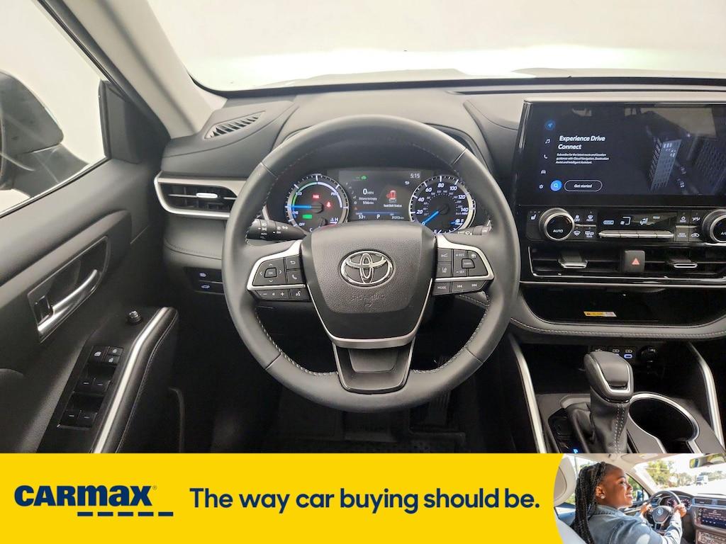 used 2023 Toyota Highlander Hybrid car, priced at $44,998