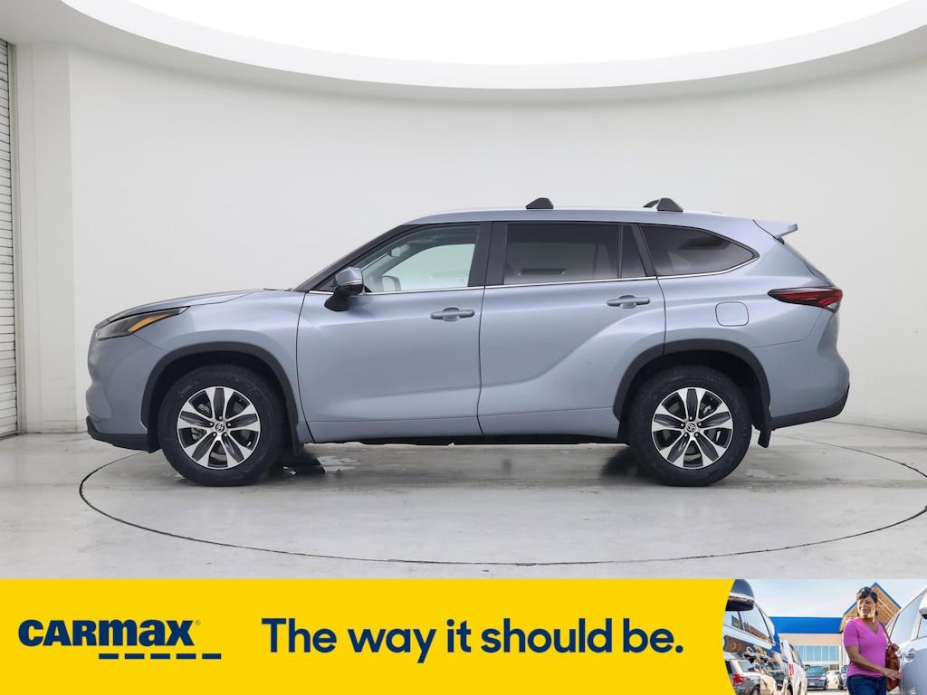 used 2024 Toyota Highlander car, priced at $41,998