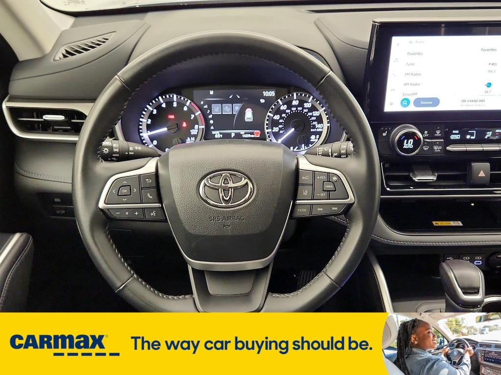 used 2024 Toyota Highlander car, priced at $41,998
