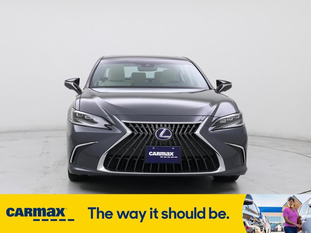 used 2022 Lexus ES 300h car, priced at $37,998