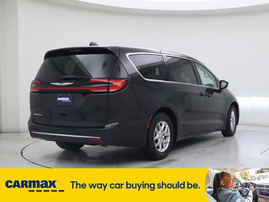 used 2023 Chrysler Pacifica car, priced at $25,998