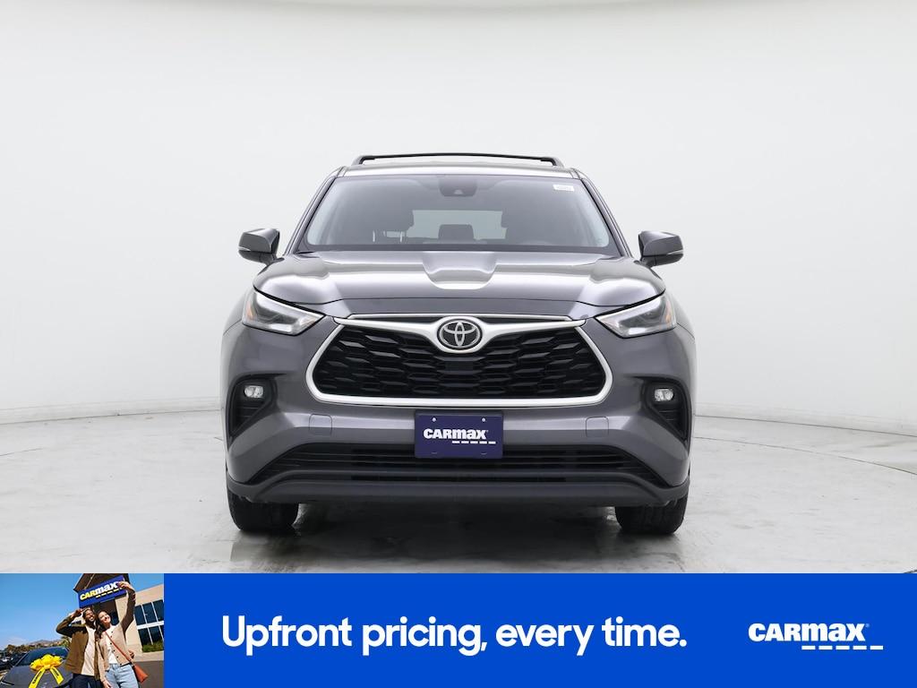 used 2021 Toyota Highlander car, priced at $25,998