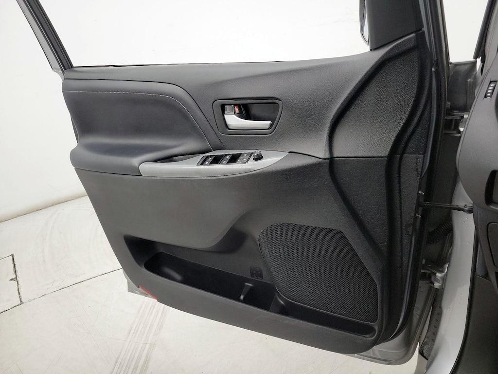 used 2018 Toyota Sienna car, priced at $26,998