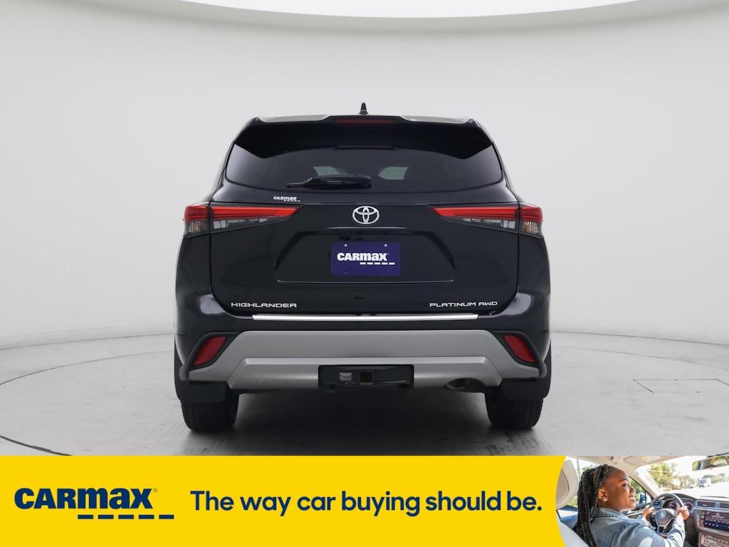 used 2022 Toyota Highlander car, priced at $42,998
