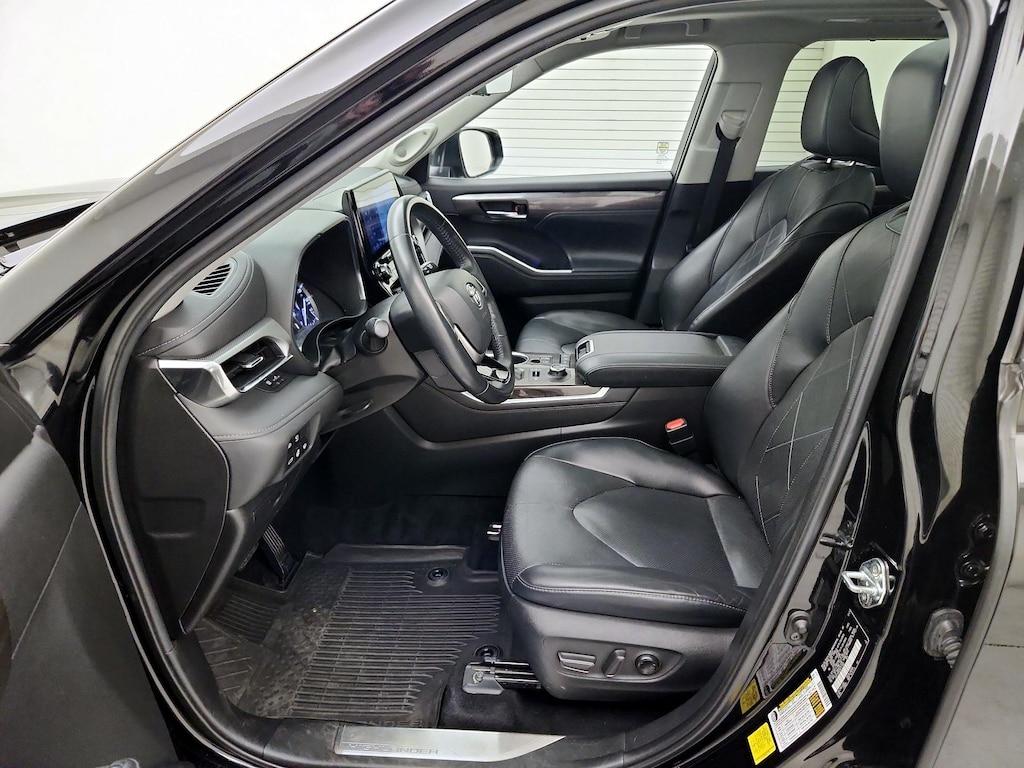 used 2022 Toyota Highlander car, priced at $42,998