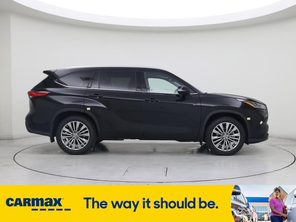 used 2022 Toyota Highlander car, priced at $42,998