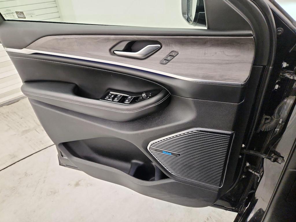 used 2022 Jeep Grand Cherokee car, priced at $37,998