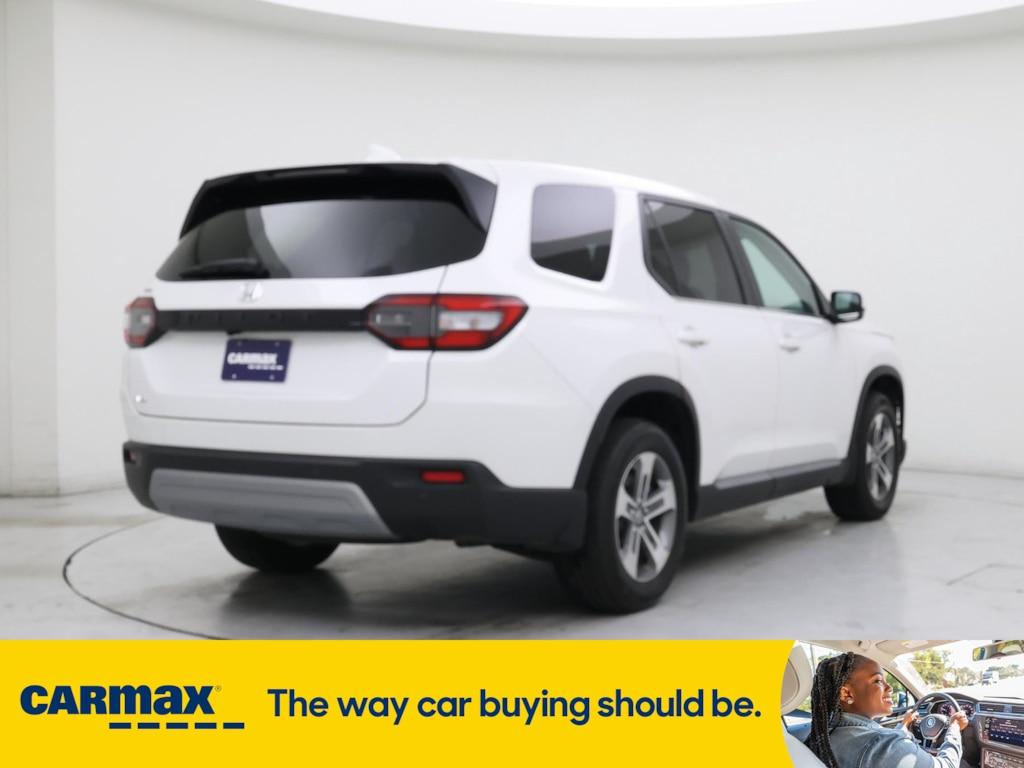 used 2025 Honda Pilot car, priced at $42,998