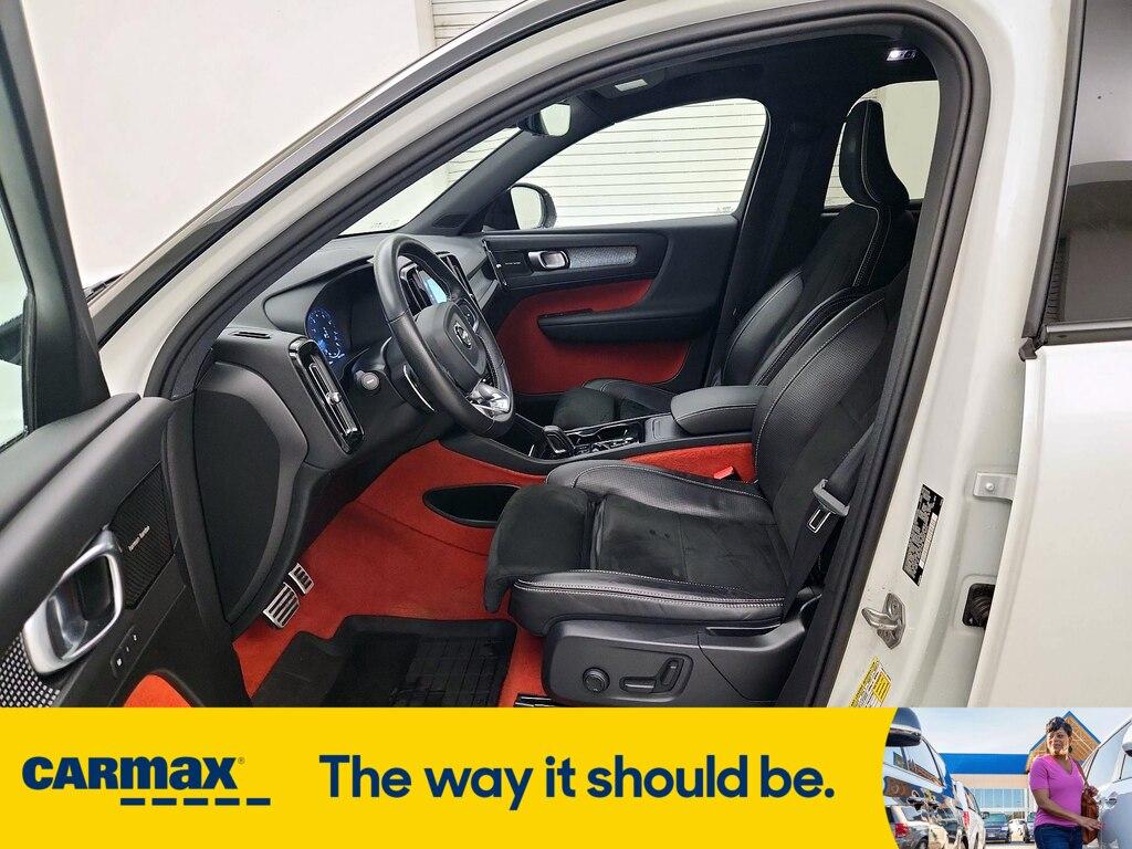 used 2019 Volvo XC40 car, priced at $25,998