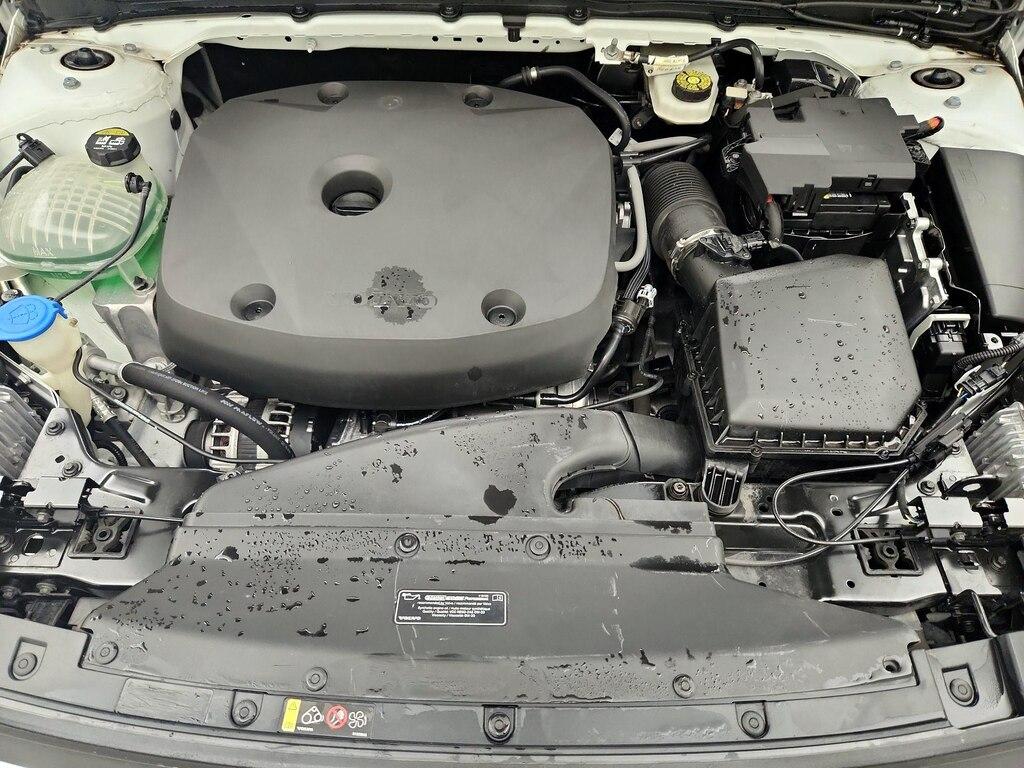 used 2019 Volvo XC40 car, priced at $25,998