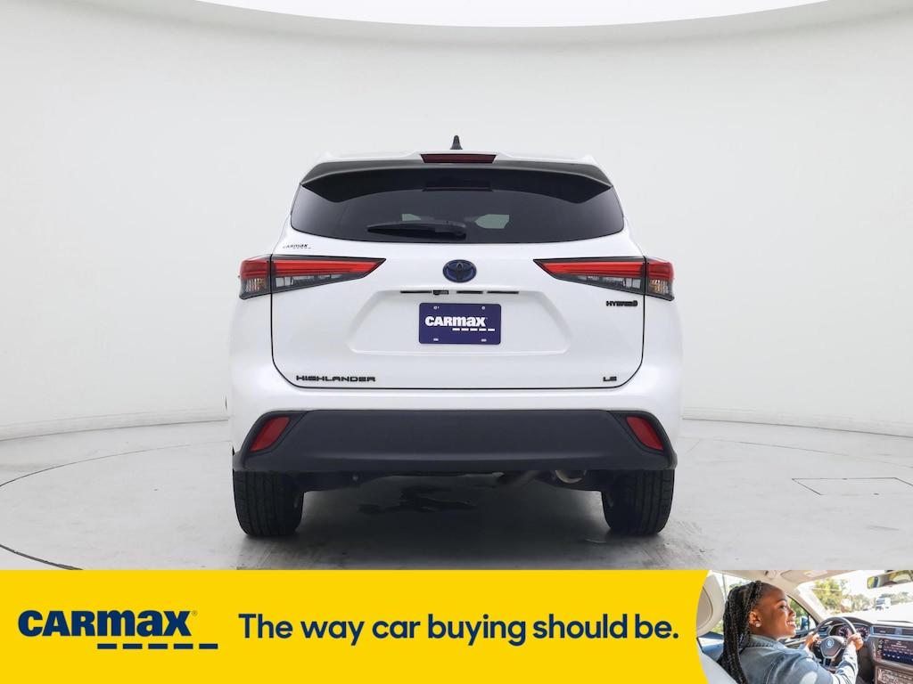 used 2022 Toyota Highlander Hybrid car, priced at $37,998