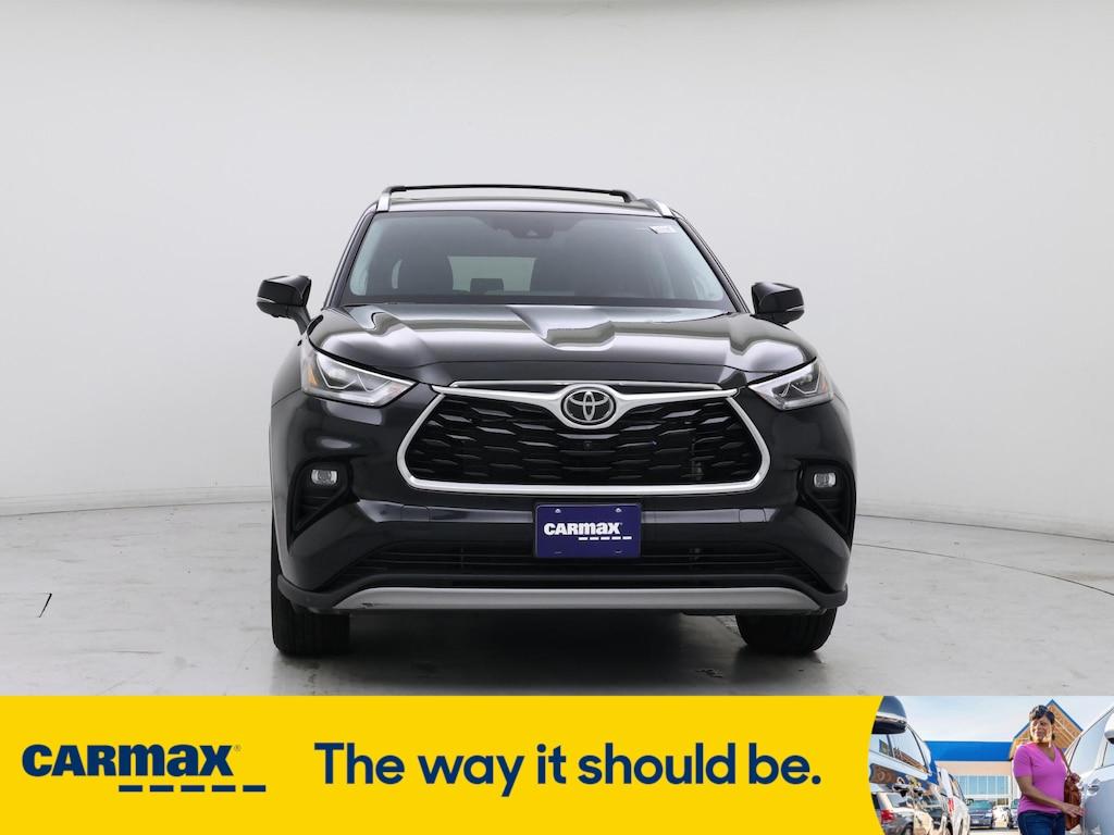 used 2023 Toyota Highlander car, priced at $48,998