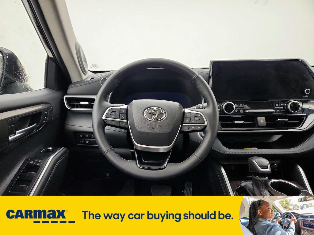used 2023 Toyota Highlander car, priced at $48,998