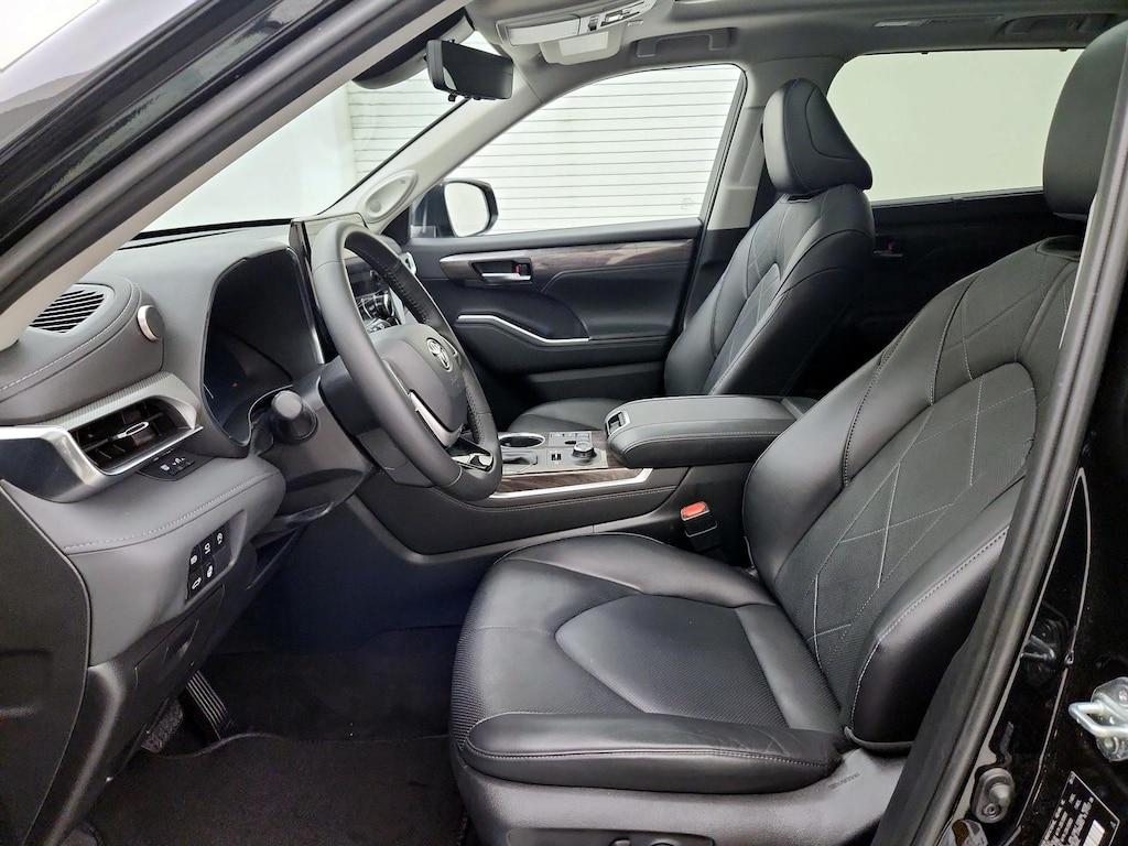 used 2023 Toyota Highlander car, priced at $48,998