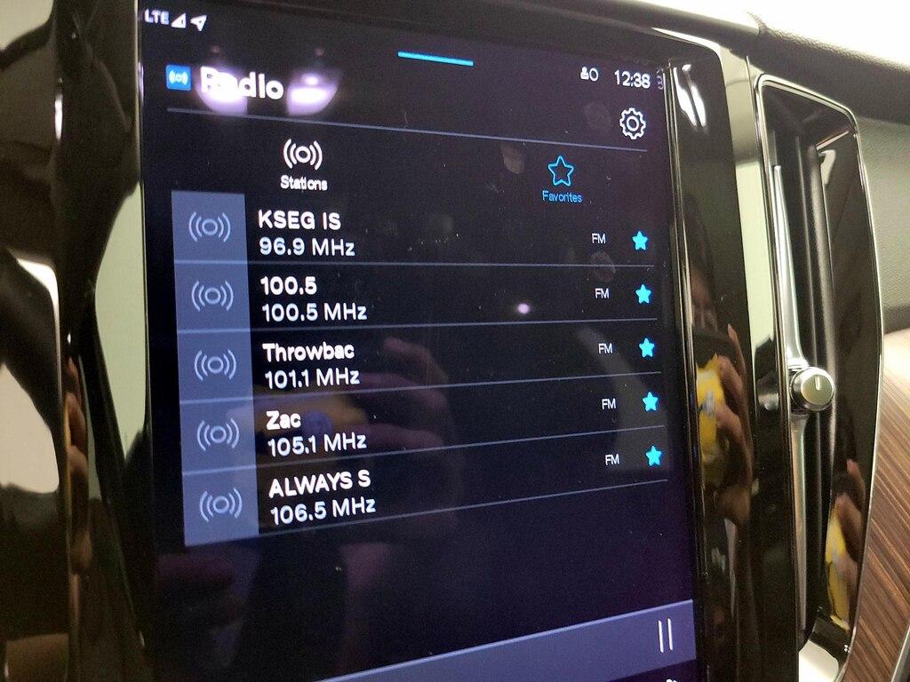 used 2022 Volvo XC60 Recharge Plug-In Hybrid car, priced at $33,998