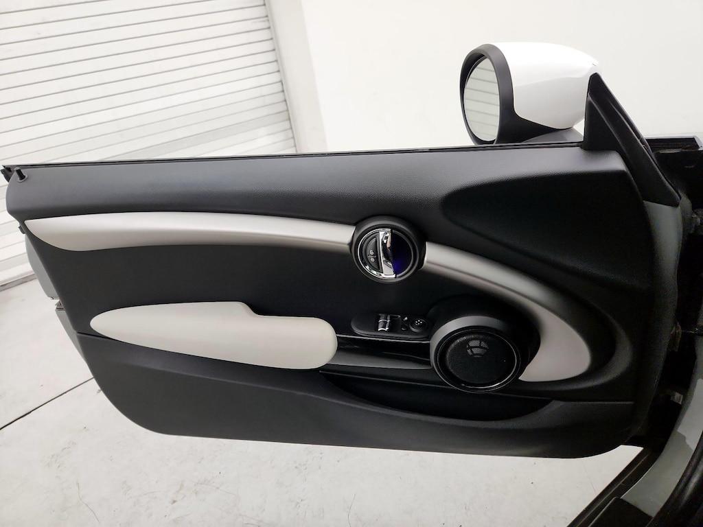 used 2021 MINI SE Hardtop car, priced at $20,998