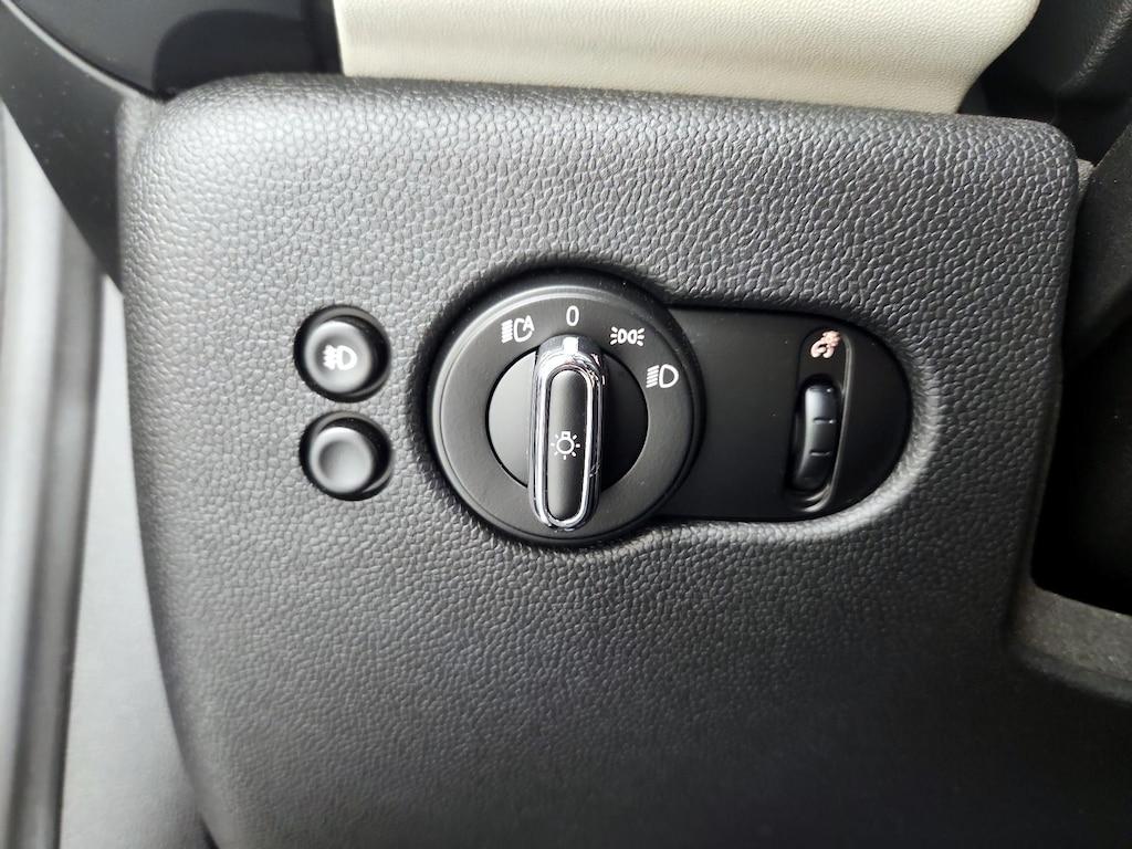 used 2021 MINI SE Hardtop car, priced at $20,998