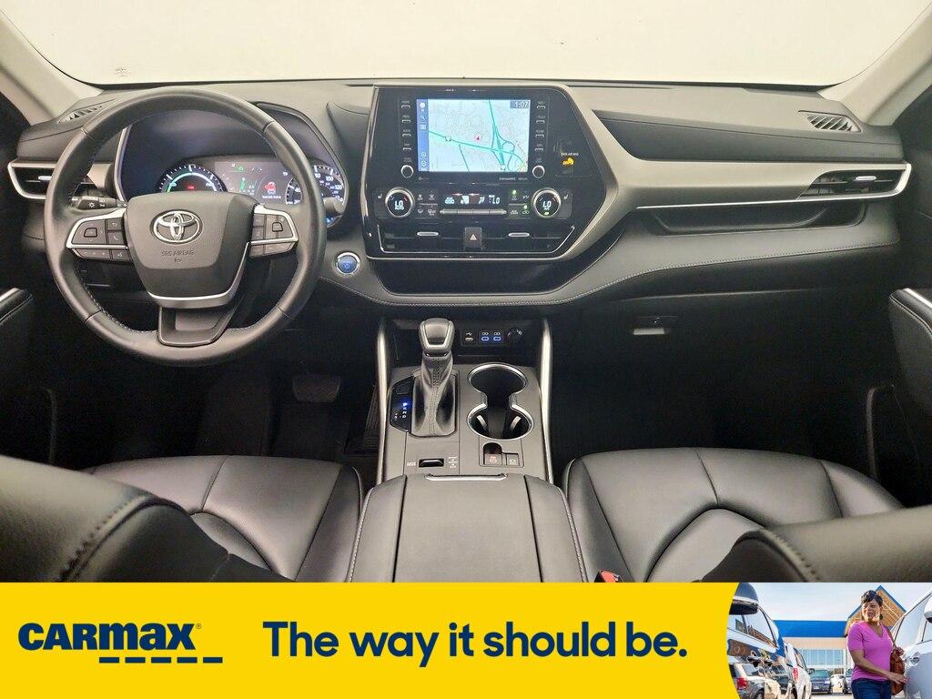 used 2022 Toyota Highlander Hybrid car, priced at $38,998